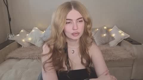 ViolettaOtis online show from October 2025 11:30:01 AM