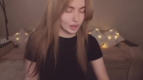 Snapshot of violettaotis chatting on April 2026 03:01:02 PM ViolettaOtis online show from April 2026 03:01:02 PM