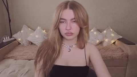 Snapshot of violettaotis chatting on April 2026 09:52:01 AM ViolettaOtis online show from April 2026 09:52:01 AM