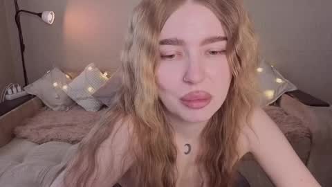 Snapshot of violettaotis chatting on April 2026 02:08:02 PM ViolettaOtis online show from April 2026 02:08:02 PM