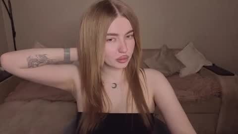 Snapshot of violettaotis chatting on May 2026 03:17:01 PM ViolettaOtis online show from May 2026 03:17:01 PM