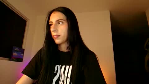 Violetta....Follow me in Twitter... online show from January 2026 11:41:02 PM