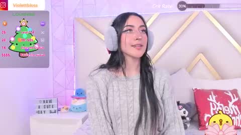Snapshot of violettbloss chatting on December 2024 11:25:02 PM Violeta online show from December 2024 11:25:02 PM