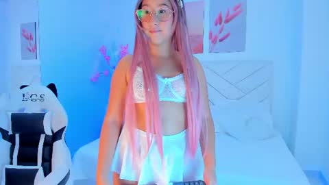 Violette online show from July 2026 06:32:01 PM