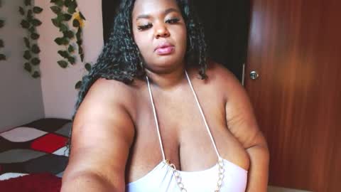 Snapshot of violette_plus chatting on December 2024 10:05:02 PM Call me valeria online show from December 2024 10:05:02 PM