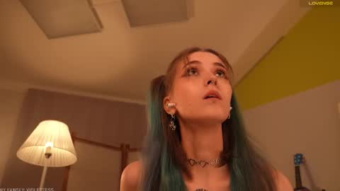 violettessa online show from October 2025 10:40:02 AM