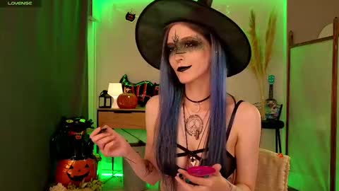 violettessa online show from October 2025 02:09:01 PM