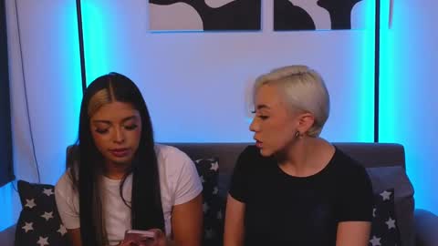 Violet online show from February 2025 01:00:01 AM