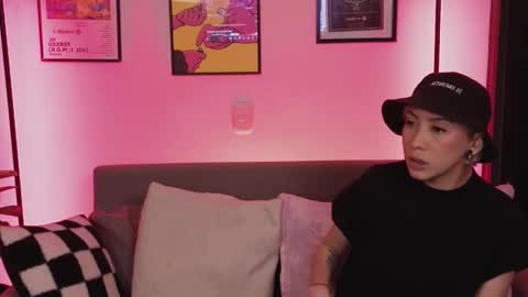 Violet online show from November 2025 01:49:01 AM