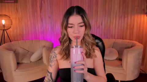 Violett  online show from September 2025 05:03:01 PM