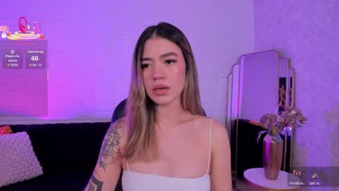 Snapshot of violetthansson chatting on October 2025 07:57:02 PM Violett online show from October 2025 07:57:02 PM