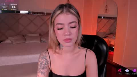 Snapshot of violetthansson chatting on November 2025 07:57:01 PM Violett online show from November 2025 07:57:01 PM