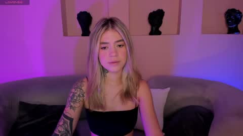 Violett  online show from May 2026 09:25:01 AM