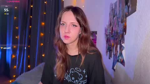 Snapshot of violettmo0n chatting on June 2026 10:56:02 PM Next stream 1522026 400 GMT 3 online show from June 2026 10:56:02 PM