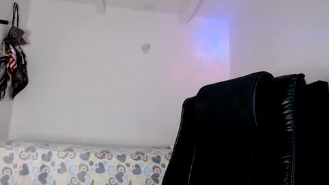  Violet  online show from January 2025 04:48:01 PM