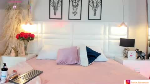 VIOLLET online show from October 2025 08:31:01 PM