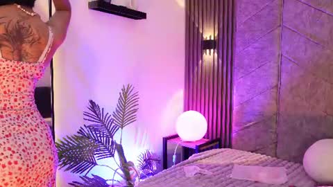 viollettebylyly online show from June 2026 12:18:01 PM