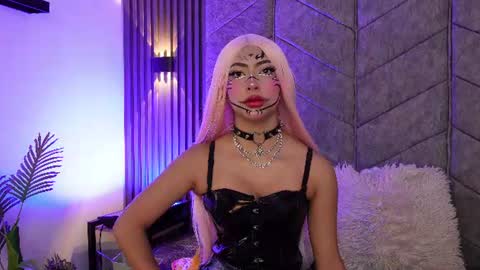 viollettebylyly online show from June 2026 12:31:02 PM