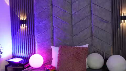 viollettebylyly online show from June 2026 01:06:02 PM
