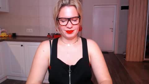 Snapshot of vip_juicy chatting on September 2025 09:34:01 AM VelvettTime online show from September 2025 09:34:01 AM