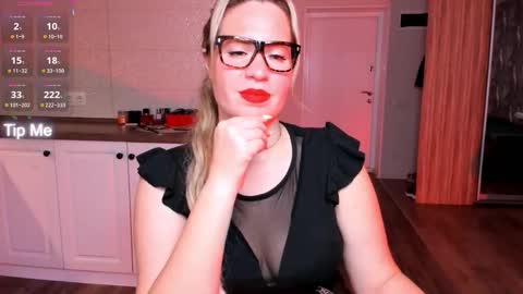 Snapshot of vip_juicy chatting on October 2025 11:16:01 AM VelvettTime online show from October 2025 11:16:01 AM