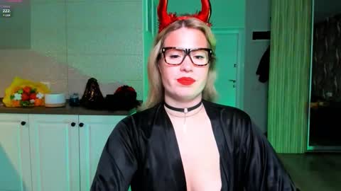 Snapshot of vip_juicy chatting on November 2025 06:27:01 AM VelvettTime online show from November 2025 06:27:01 AM