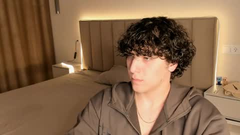 vip_person_ online show from March 2026 10:33:01 PM