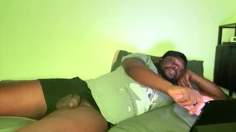 Elle Hood online show from December 2025 11:02:01 PM