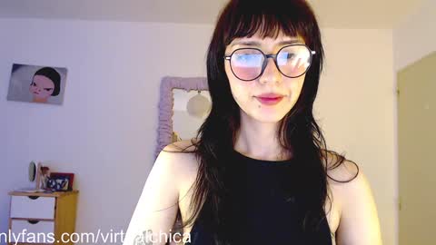 Snapshot of virtualchica chatting on January 2025 02:15:02 AM Minerva online show from January 2025 02:15:02 AM