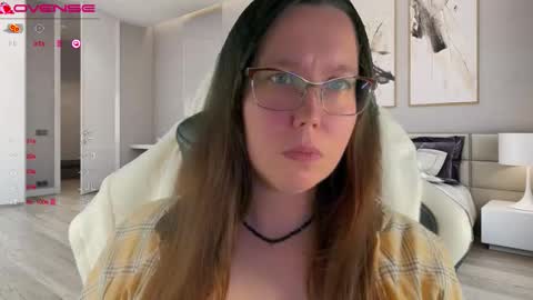 Victoria Romans online show from September 2025 07:41:02 PM