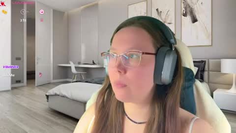 Victoria Romans online show from May 2026 11:48:01 AM