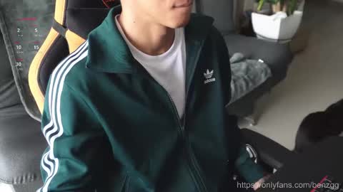 Snapshot of vito_benz chatting on November 2025 08:08:01 PM VITO BENZ online show from November 2025 08:08:01 PM