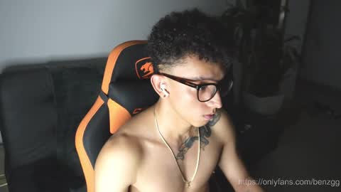 Snapshot of vito_benz chatting on December 2025 03:24:02 AM VITO BENZ online show from December 2025 03:24:02 AM