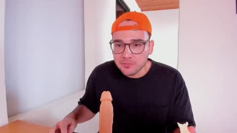 Snapshot of vito_ferrero chatting on October 2025 02:29:02 PM Vito Ferrer online show from October 2025 02:29:02 PM