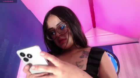Snapshot of vitoria23_ chatting on May 2026 01:38:02 PM victoria 3 online show from May 2026 01:38:02 PM