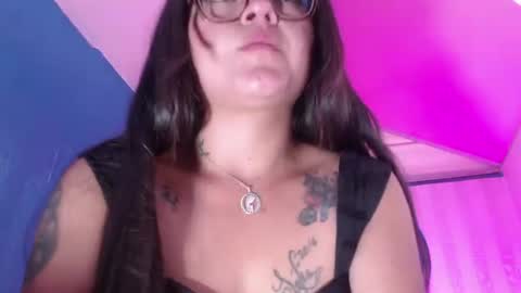 Snapshot of vitoria23_ chatting on June 2026 02:38:01 PM victoria 3 online show from June 2026 02:38:01 PM