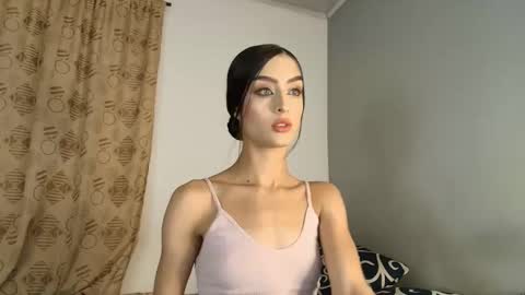 vitoriia_ online show from May 2026 01:01:02 AM