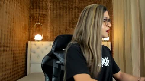 Snapshot of vitta_alfayed chatting on January 2025 12:58:01 PM VittaaaPlease help me with your thumbs up its important online show from January 2025 12:58:01 PM