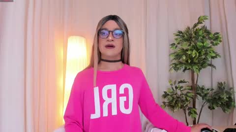 Snapshot of vitta_alfayed chatting on March 2025 07:56:01 PM VittaaaPlease help me with your thumbs up its important online show from March 2025 07:56:01 PM