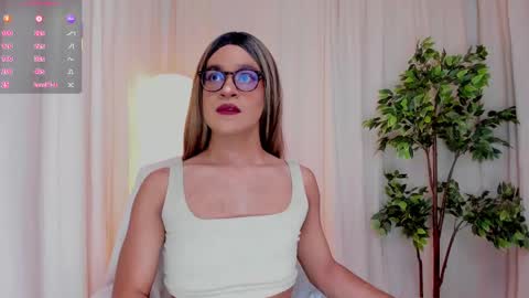 Snapshot of vitta_alfayed chatting on March 2025 06:11:01 PM VittaaaPlease help me with your thumbs up its important online show from March 2025 06:11:01 PM