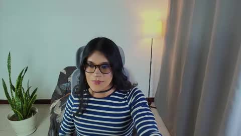 Snapshot of vitta_alfayed chatting on October 2025 11:29:02 PM VittaaaPlease help me with your thumbs up its important online show from October 2025 11:29:02 PM