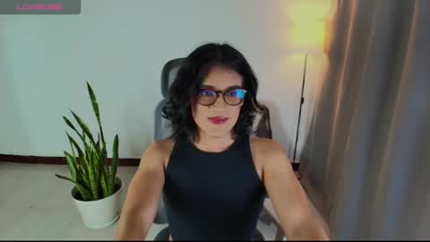 VittaaaPlease help me with your thumbs up its important  online show from January 2026 01:52:02 AM