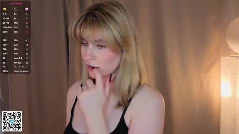 Snapshot of vivandellapenna chatting on November 2025 06:19:02 PM Melissa online show from November 2025 06:19:02 PM