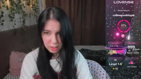 Snapshot of vivi__squirrel chatting on March 2025 05:51:01 AM Vivi online show from March 2025 05:51:01 AM
