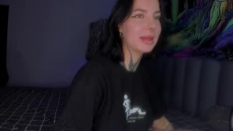 Snapshot of vivi__squirrel chatting on September 2025 07:21:02 AM Vivi online show from September 2025 07:21:02 AM