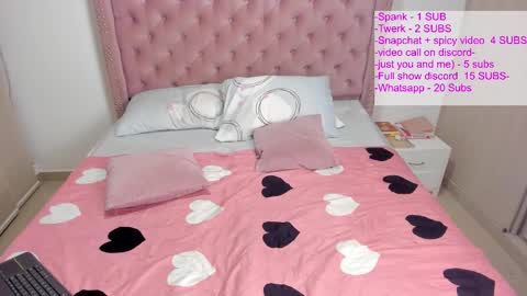 Snapshot of vivi_cooper chatting on February 2025 05:10:01 AM vivi cooper online show from February 2025 05:10:01 AM