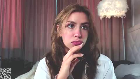 Snapshot of vivi_ennes chatting on September 2025 07:41:01 AM You like my friends can call me LUNA This is my first day here online show from September 2025 07:41:01 AM