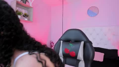 Snapshot of vivi_gh1 chatting on October 2025 04:45:01 AM Vivi online show from October 2025 04:45:01 AM