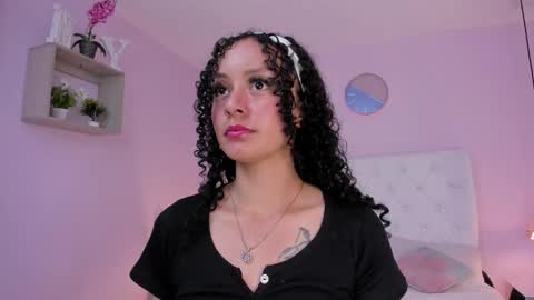 Vivi online show from December 2025 03:34:01 AM