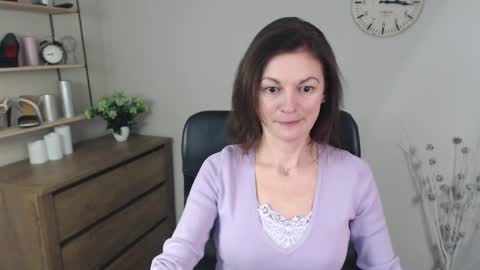 Snapshot of vivian_dream chatting on December 2024 05:42:02 AM Vivian online show from December 2024 05:42:02 AM